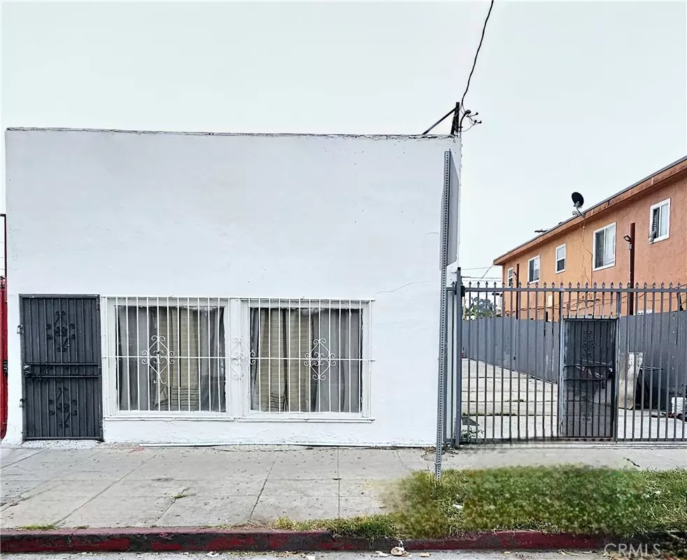 Los Angeles, CA 90011,4606 Compton AVE