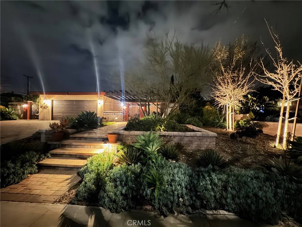 Simi Valley, CA 93065,880 Dennis AVE