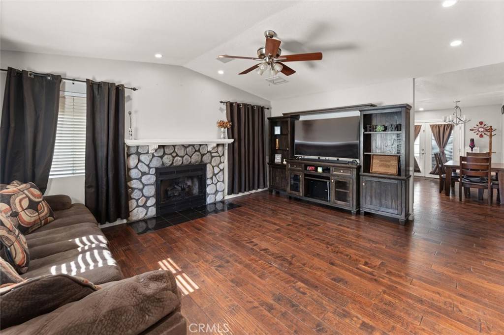 Castaic, CA 91384,29627 Hunstock ST