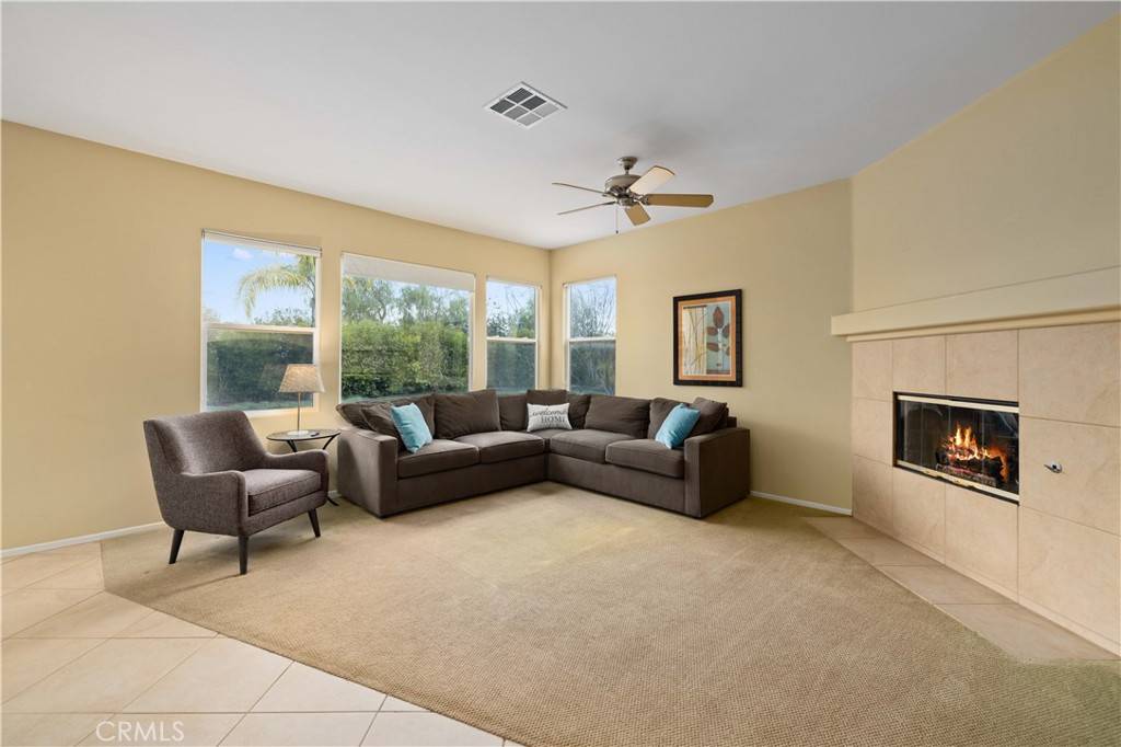 Saugus, CA 91350,28527 Santa Catarina RD