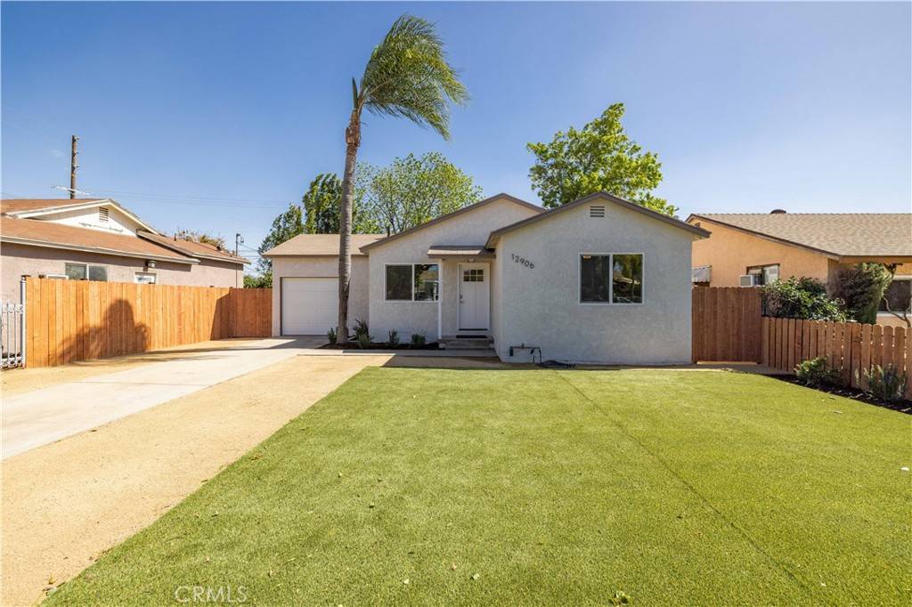 Pacoima, CA 91331,12906 Sunburst ST