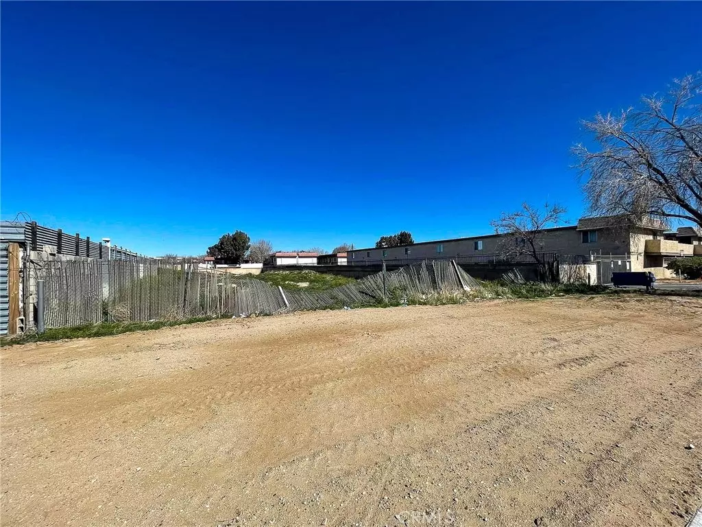 Palmdale, CA 93550,0 Avenue R