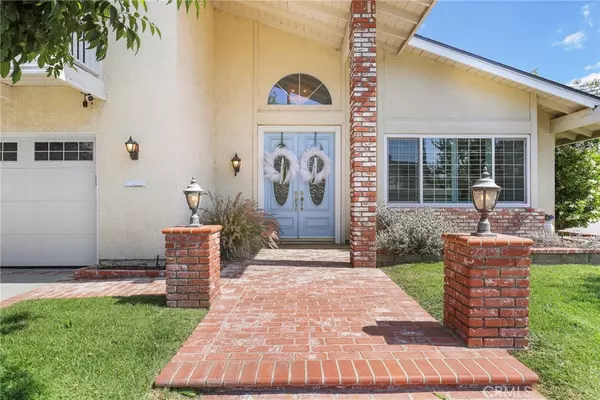 Valencia, CA 91355,23927 Avenida Crescenta