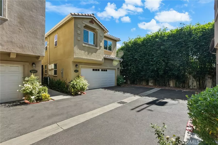 16855 Balboa LN, Lake Balboa, CA 91406