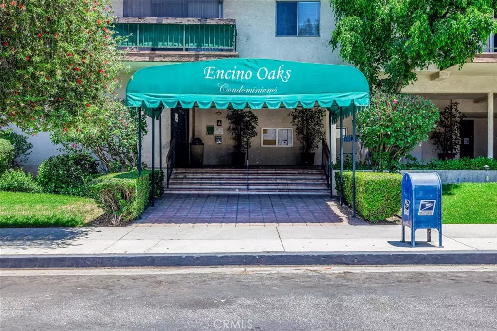 Encino, CA 91316,5460 White Oak AVE #A331