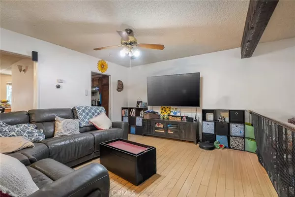 Panorama City, CA 91402,9039 Van Nuys BLVD #205