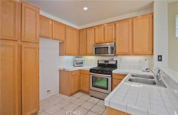 Canyon Country, CA 91351,18601 Eos LN