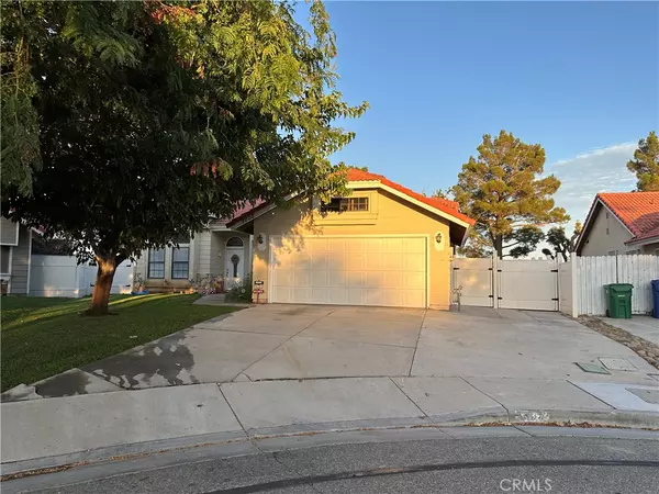 1002 Patty LN, Lancaster, CA 93535