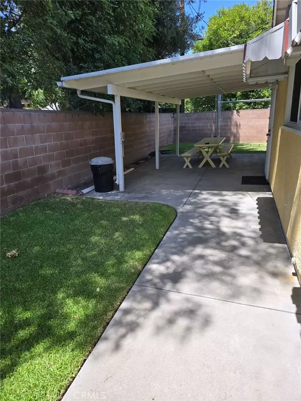 West Hills, CA 91307,22455 Bassett ST