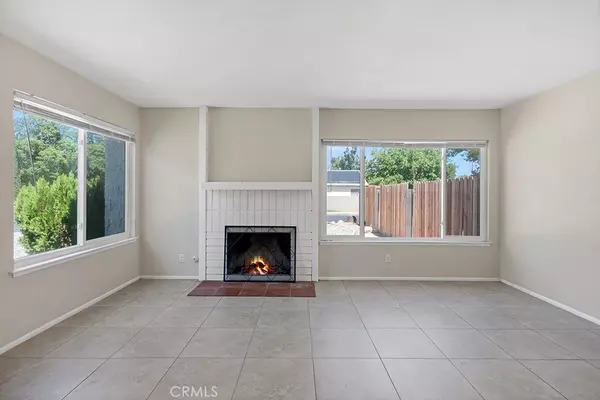 Lancaster, CA 93535,44556 Fenhold ST