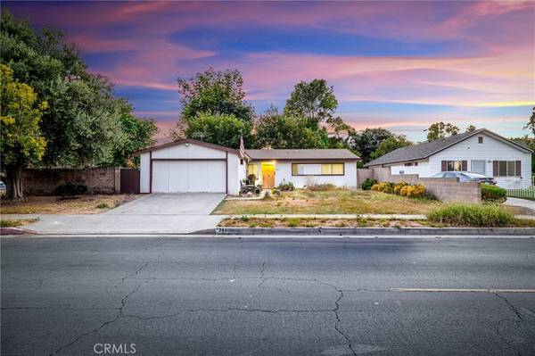 7631 Vanalden AVE, Reseda, CA 91335