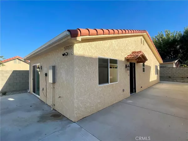 37022 La Contempo AVE #B, Palmdale, CA 93550