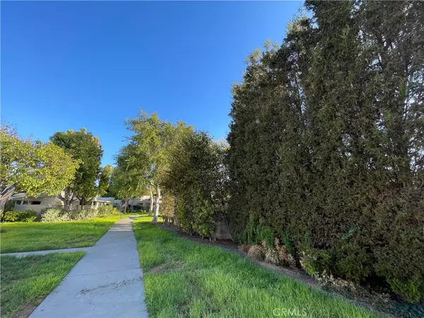 Laguna Woods, CA 92637,2242 Via Puerta B #B