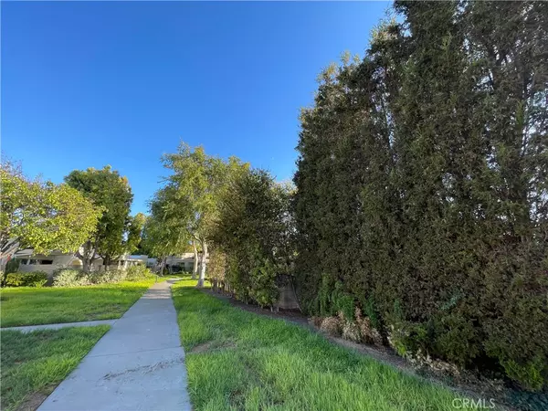 Laguna Woods, CA 92637,2242 Via Puerta B #B