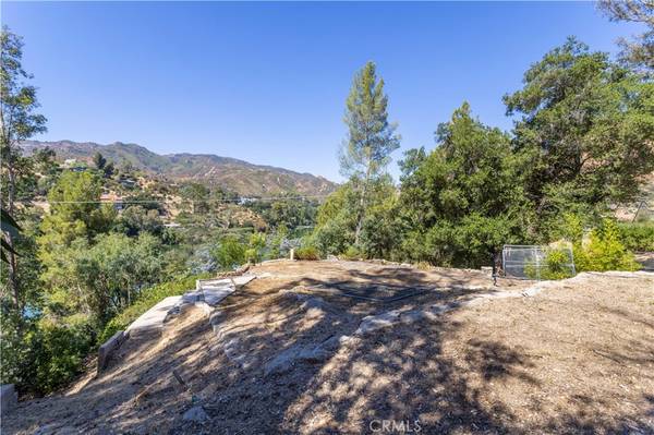 Agoura Hills, CA 91301,2229 Pinecrest RD