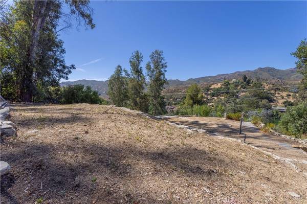 Agoura Hills, CA 91301,2229 Pinecrest RD