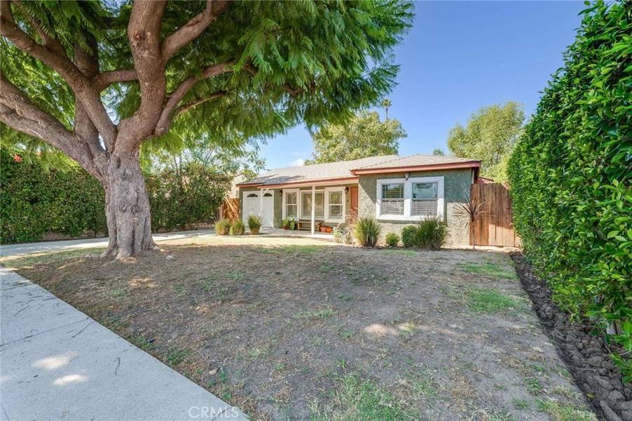 6833 Penfield AVE, Winnetka, CA 91306