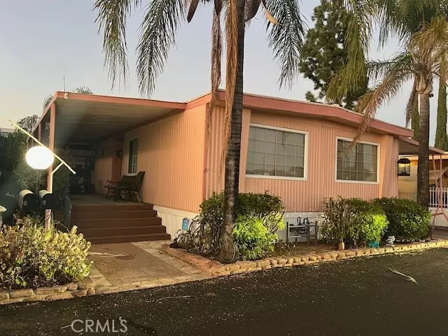 8901 Eton AVE #2, Canoga Park, CA 91304