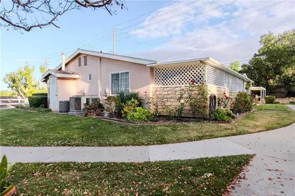 19204 Avenue Of The Oaks #E, Newhall, CA 91321