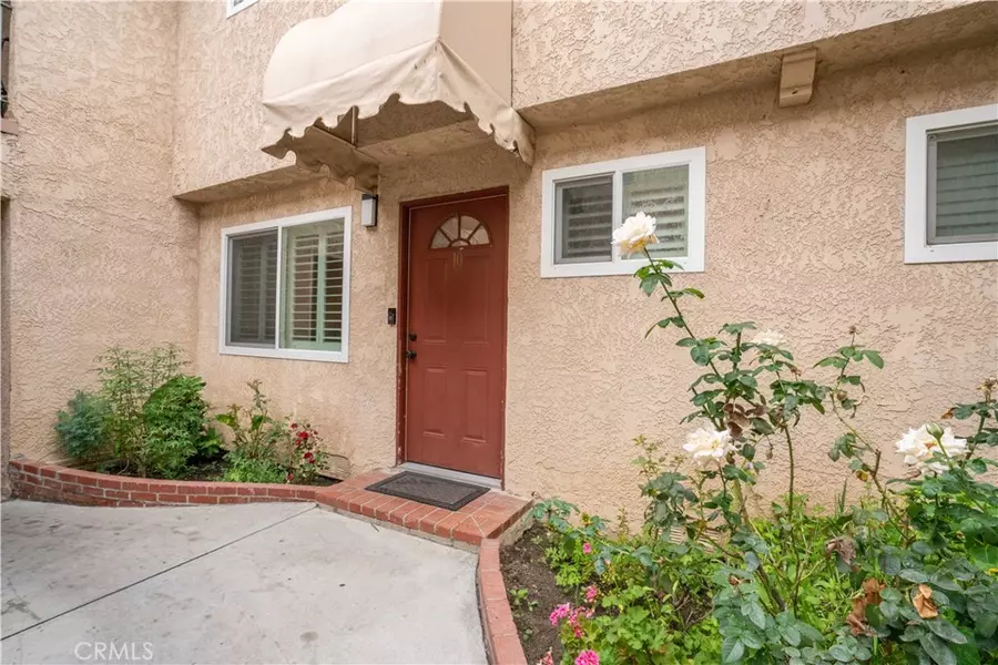 17143 Roscoe BLVD #10, Northridge, CA 91325