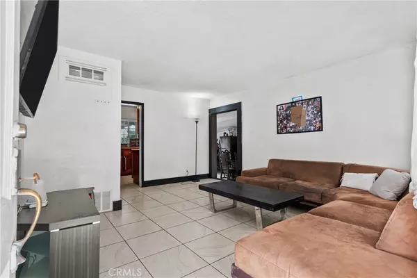 Panorama City, CA 91402,8729 Murietta AVE