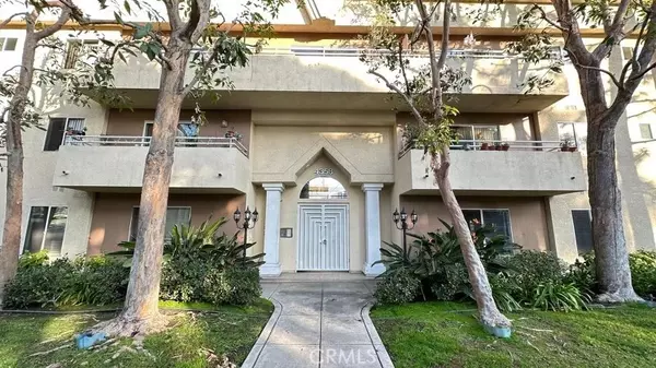 Sherman Oaks, CA 91423,4358 Mammoth AVE #2