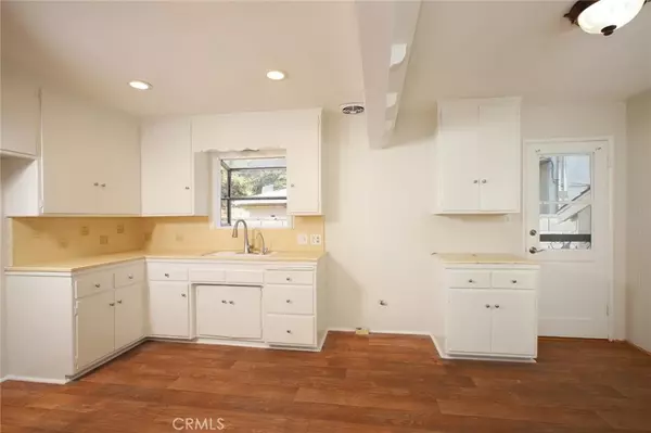 La Crescenta, CA 91214,3711 Los Olivos LN