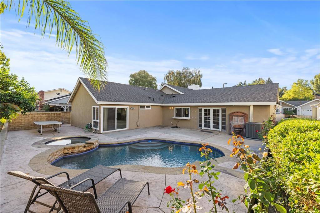 23728 Rotunda RD, Valencia, CA 91355
