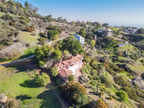 Malibu, CA 90265,135 Loma Metisse RD