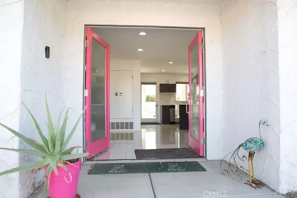 Palm Springs, CA 92262,303 E San Rafael DR