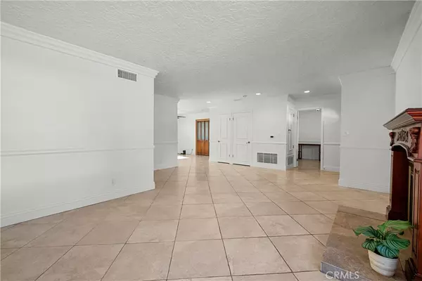 Saugus, CA 91350,21204 Altena DR