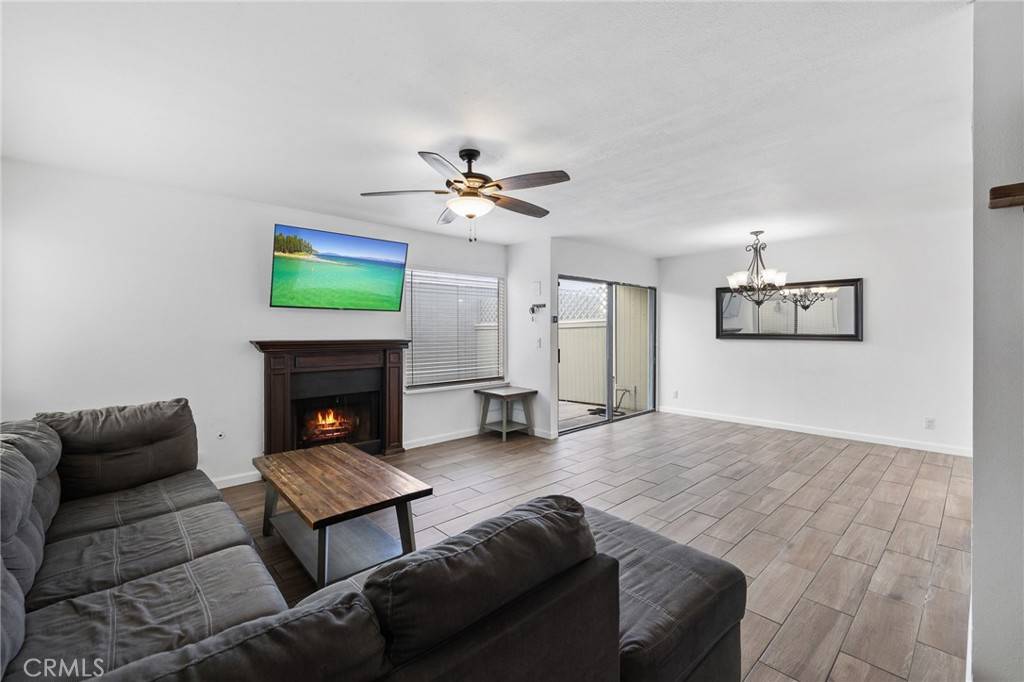 Canyon Country, CA 91351,27062 Crossglade AVE #3