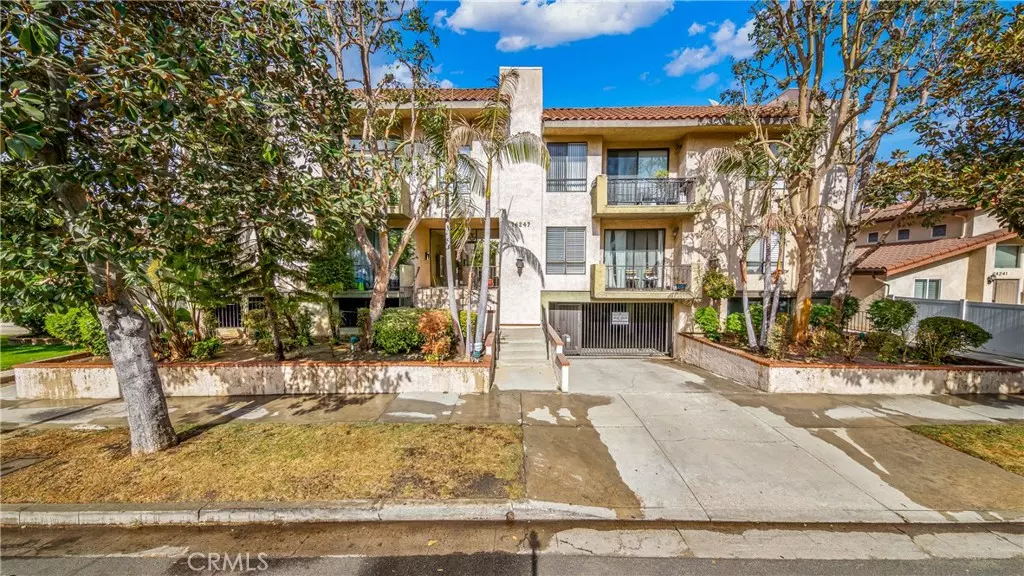 14247 Riverside DR #203, Sherman Oaks, CA 91423