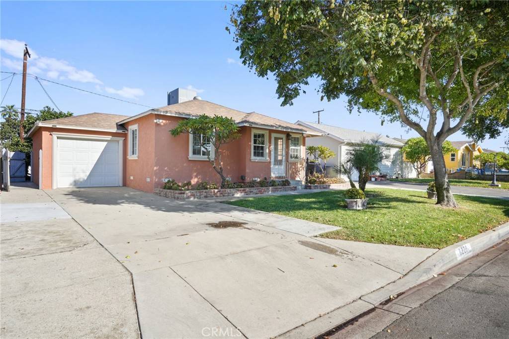 Downey, CA 90240,8229 Blandwood RD