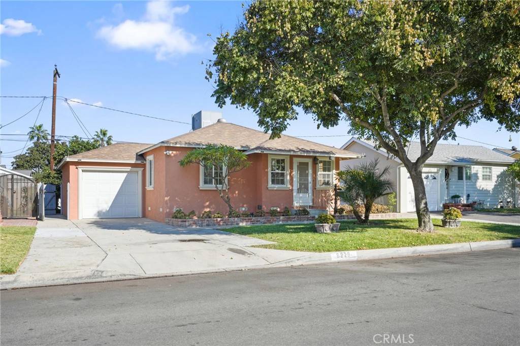 Downey, CA 90240,8229 Blandwood RD