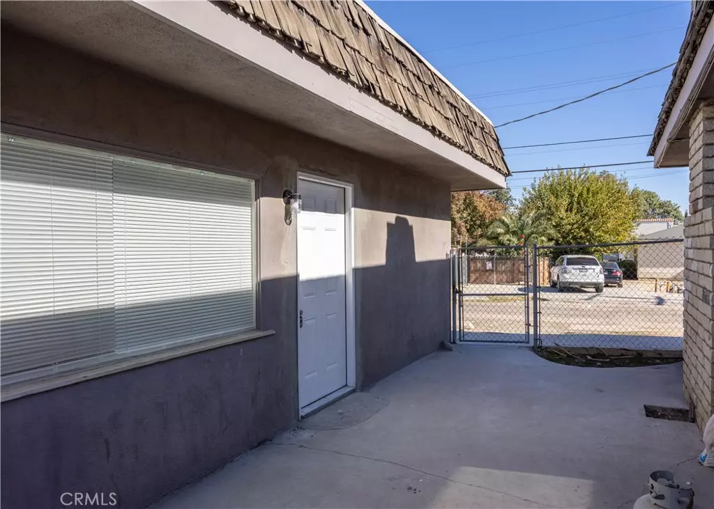 Bakersfield, CA 93304,1716 3rd ST