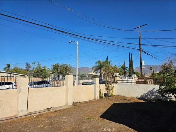 Pacoima, CA 91331,13118 Eustace ST