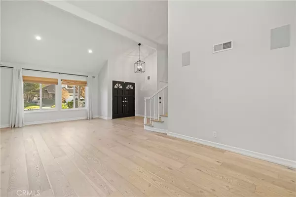 Valencia, CA 91355,25821 Vaquero CT