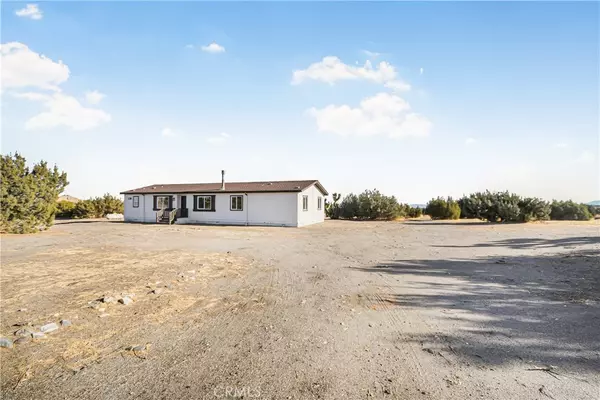 10025 Blue Stake RD, Phelan, CA 92371