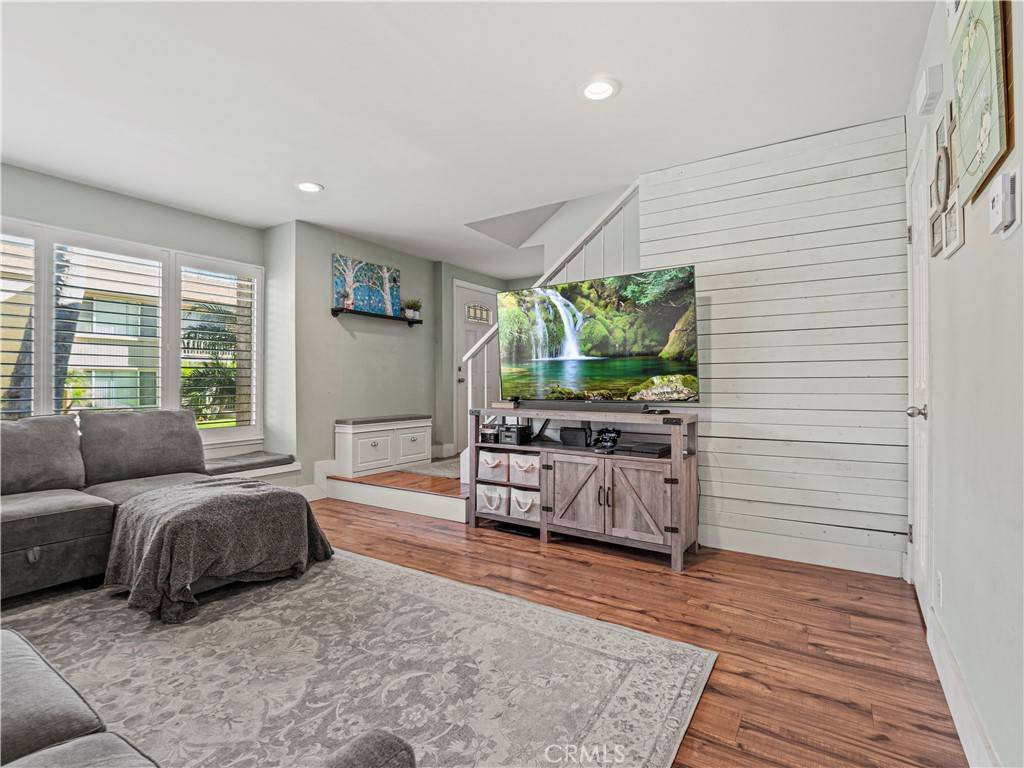 Ventura, CA 93003,1603 Bassett LN