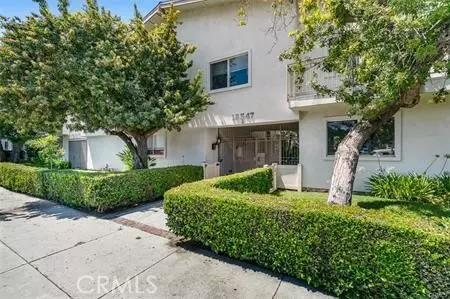 18547 Collins ST #B25, Tarzana, CA 91356