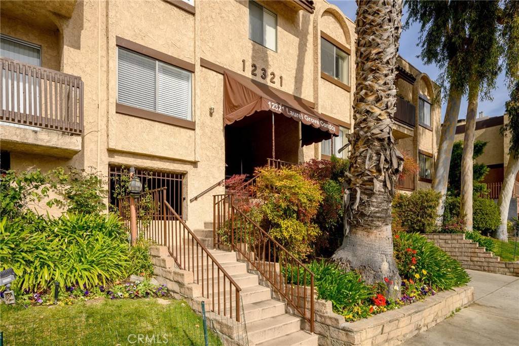 Valley Village, CA 91607,12321 Riverside DR #201