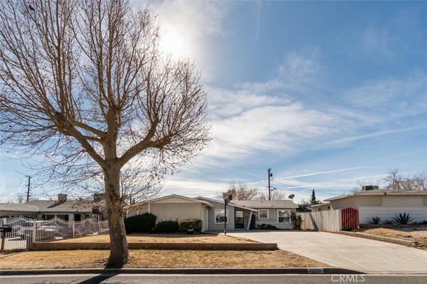 1250 E Avenue R3, Palmdale, CA 93550