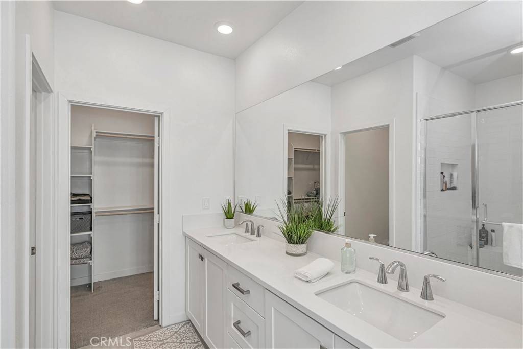 Valencia, CA 91381,27463 Verbena PL