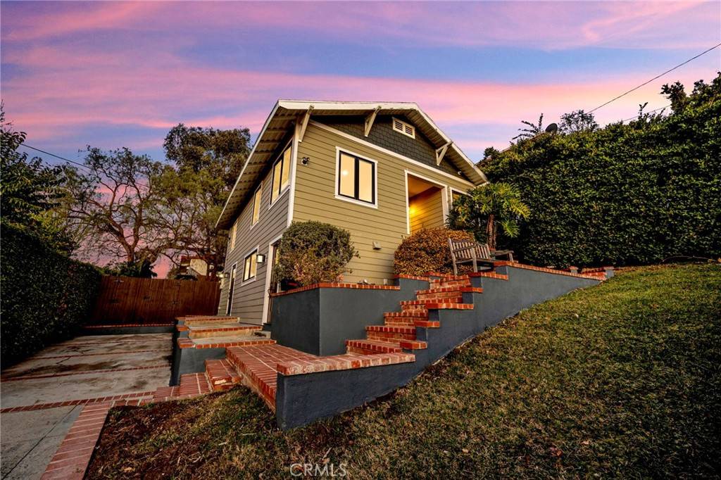 Los Angeles, CA 90026,1523 Marsden ST