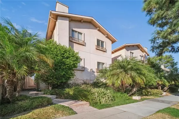 17311 Chatsworth ST #4, Granada Hills, CA 91344