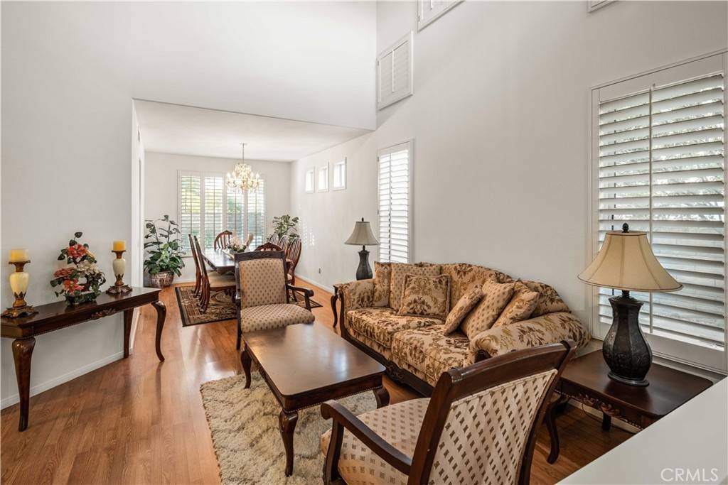 Valencia, CA 91354,23718 Hathaway DR
