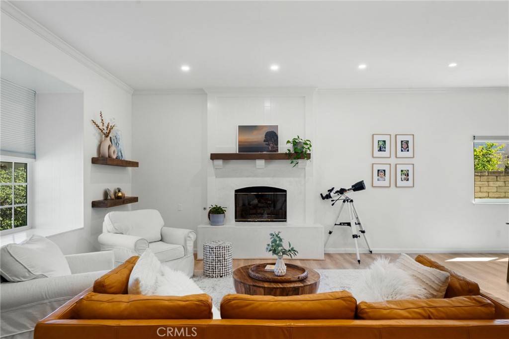 Chatsworth, CA 91311,22128 Germain ST