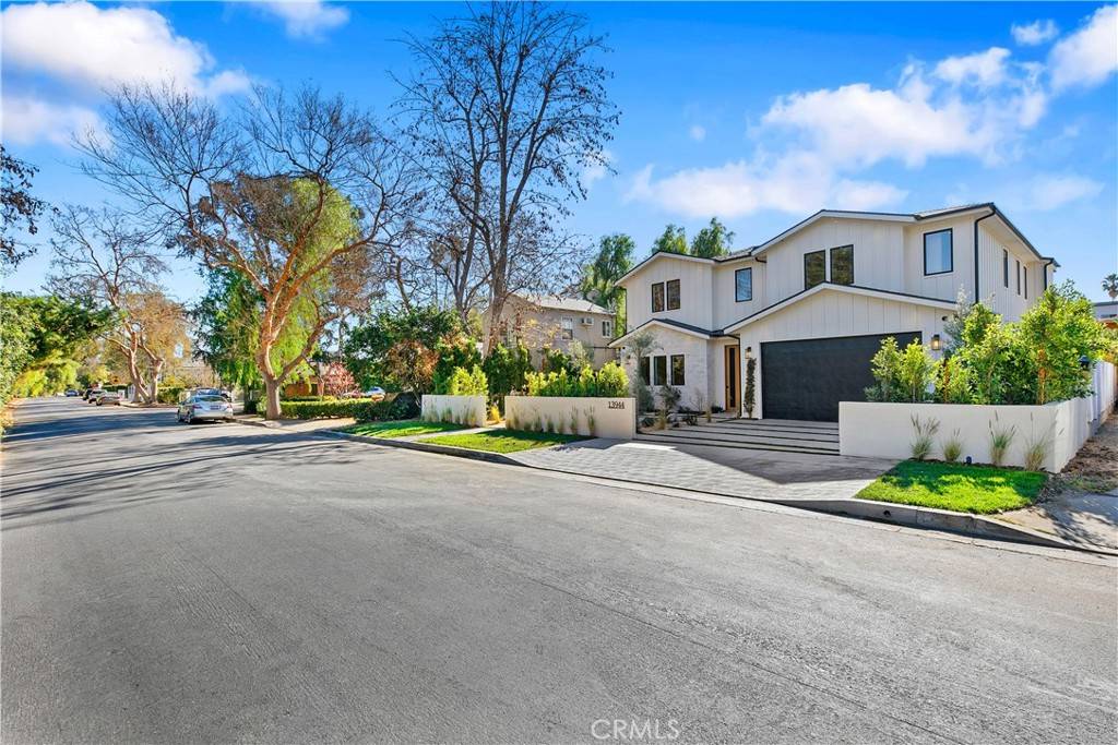 Sherman Oaks, CA 91423,13944 Valleyheart DR