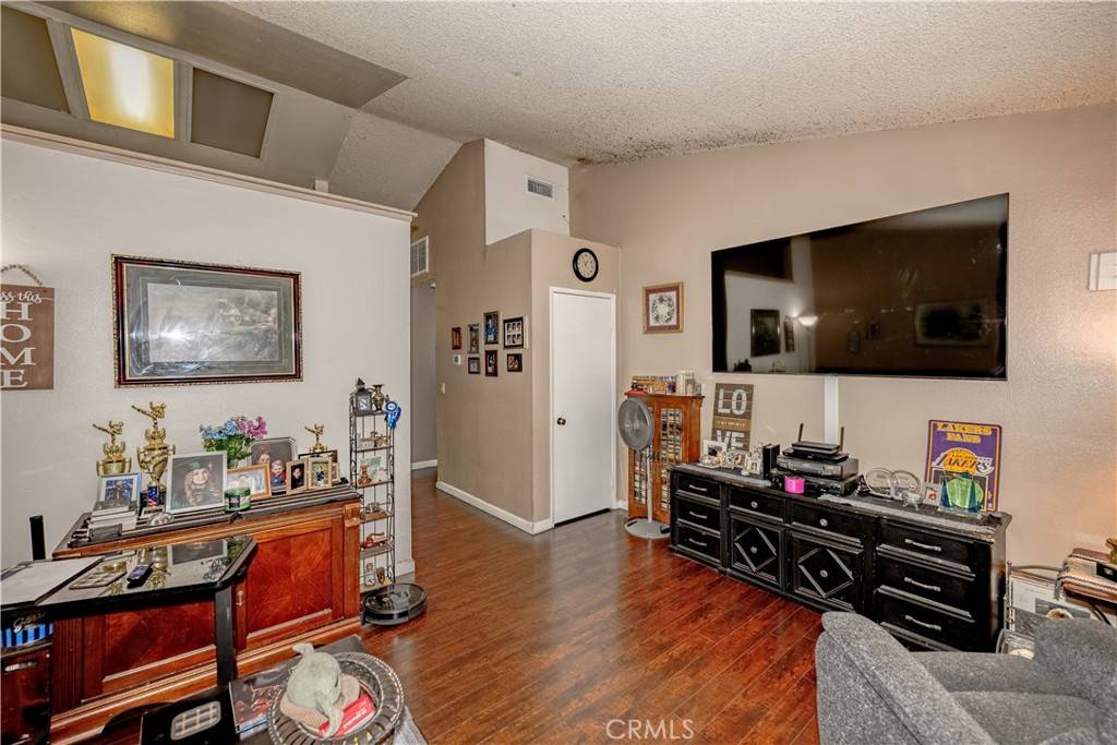 Sylmar, CA 91342,11350 Foothill BLVD #19